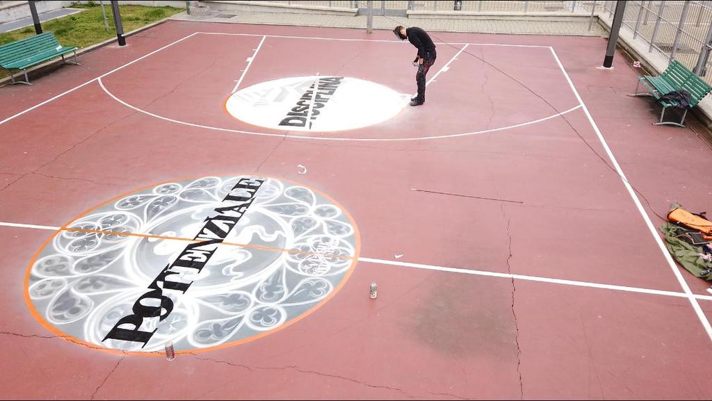 Playground di via Sammartini 31, MI - Foto di Alexgordon communi-caution