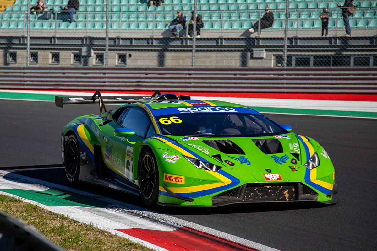 Il passaggio della Lamborghini in Parabolica