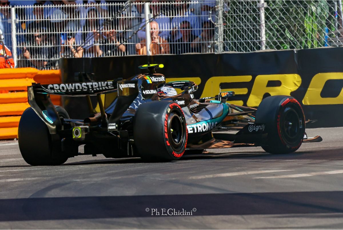 Kimi Antonelli in azione con la Mercedes F1