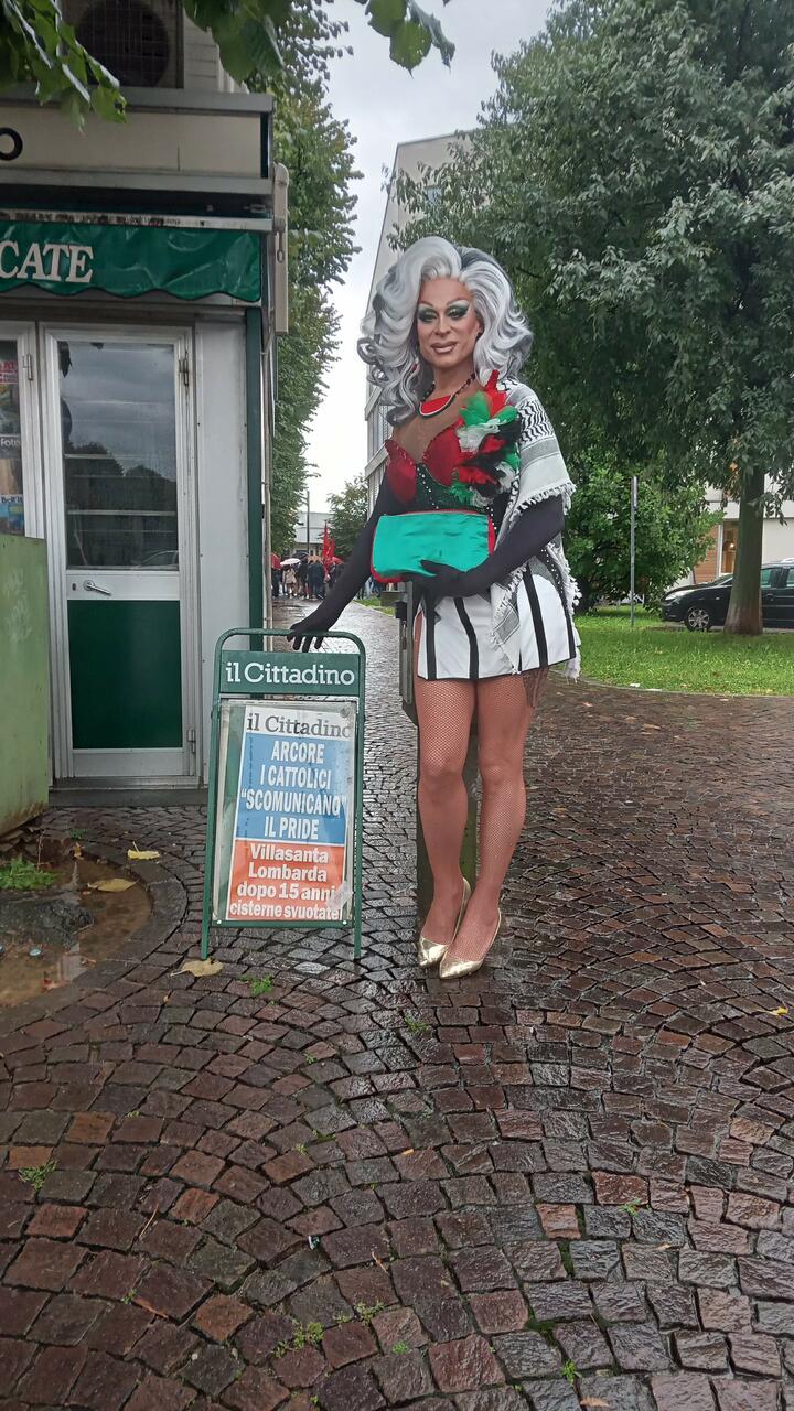 ,