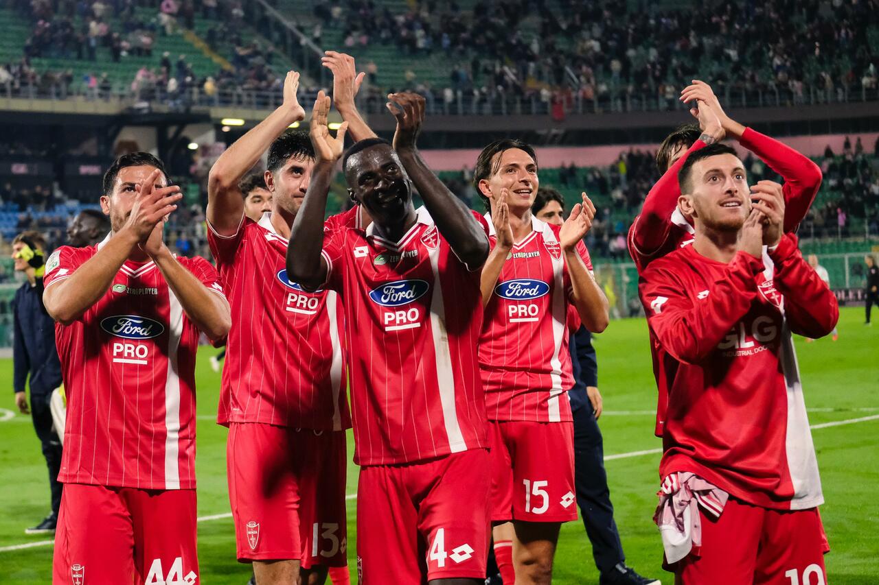 Il Monza saluta i tifosi