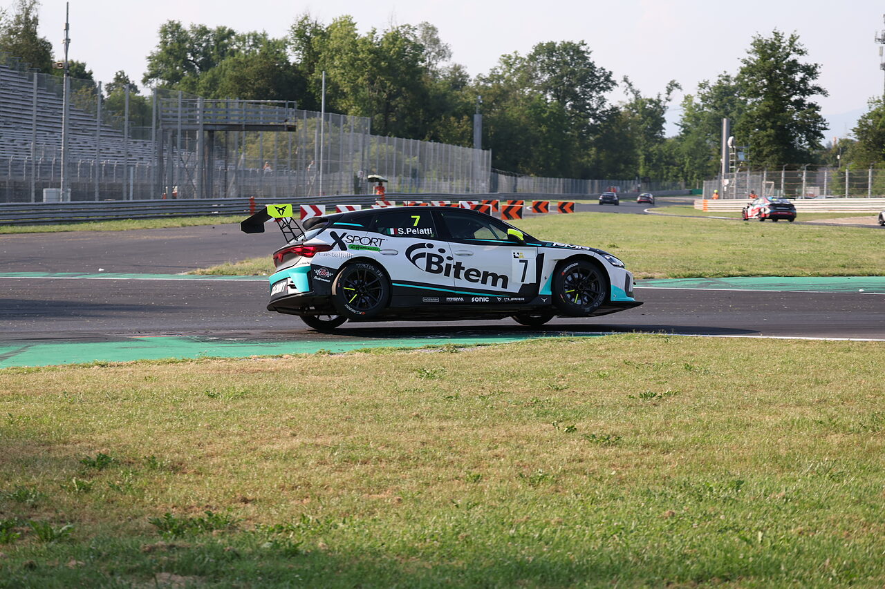 Una vettura del TCR Italy in azione