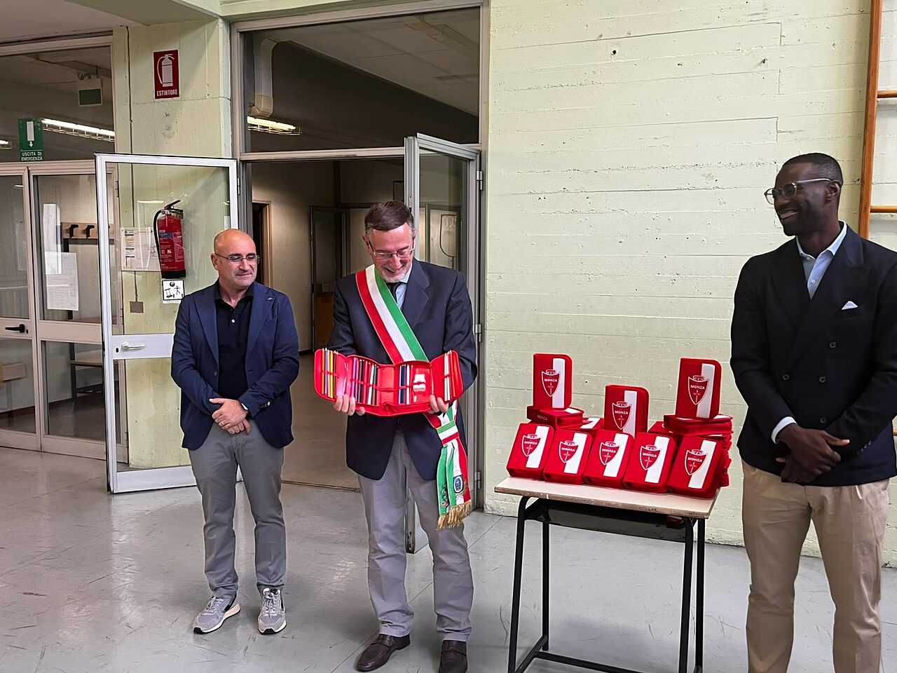 Alla Omero la consegna degli astucci del Monza. Il retroscena di Obiang: 'Anche mio figlio…'