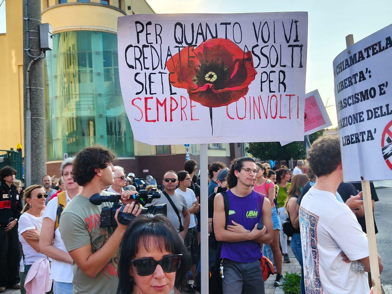 Futuro Nazionale a Monza, la protesta davanti al Binario 7 e il richiamo alla Resistenza