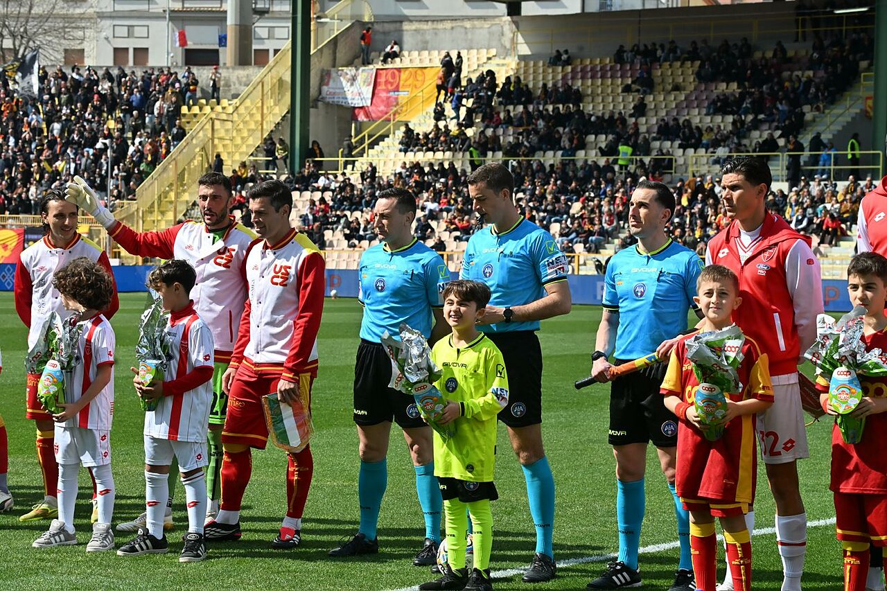 Catanzaro e Monza a centrocampo