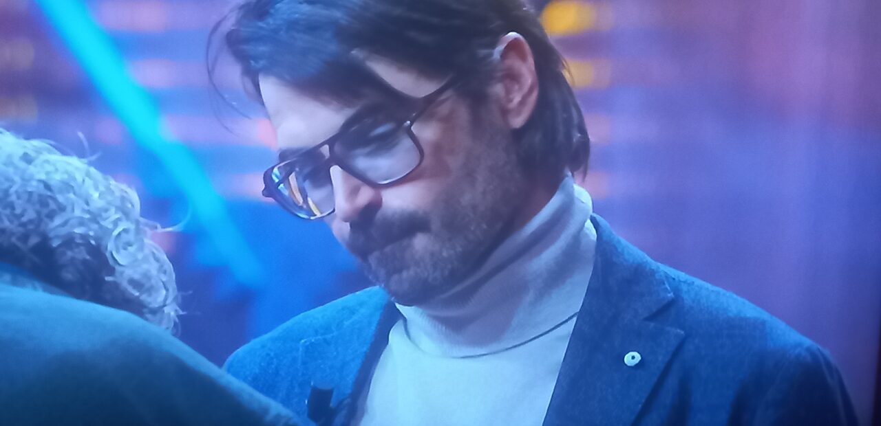 Ugo Mask a MasterChef / Frame Video