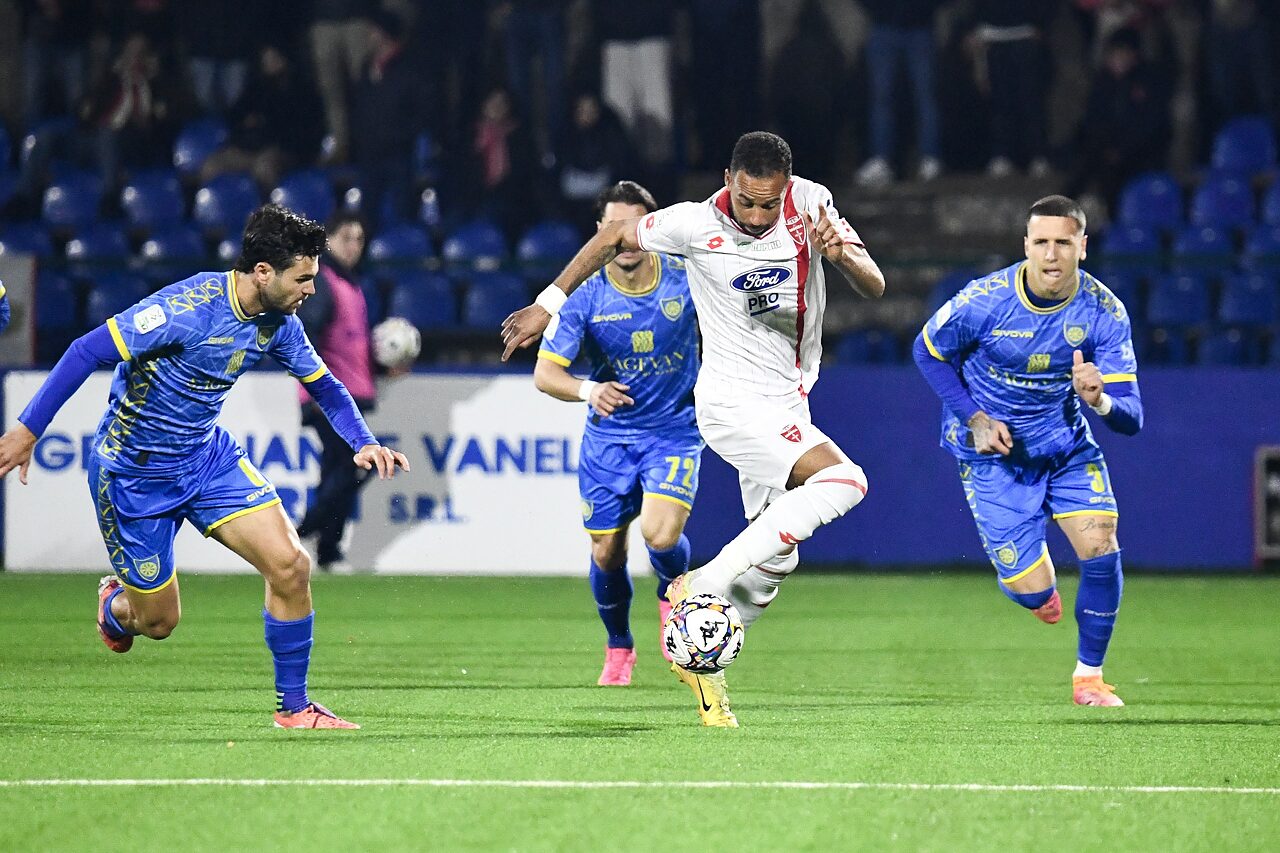 Hernani trascina i suoi