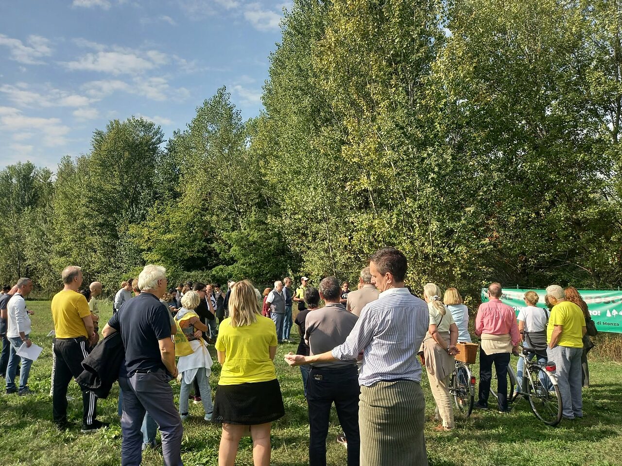 Monza, cittadini in presidio per il Bosco delle Querce: "La battaglia è appena iniziata, appello al sindaco Pilotto..." | VIDEO