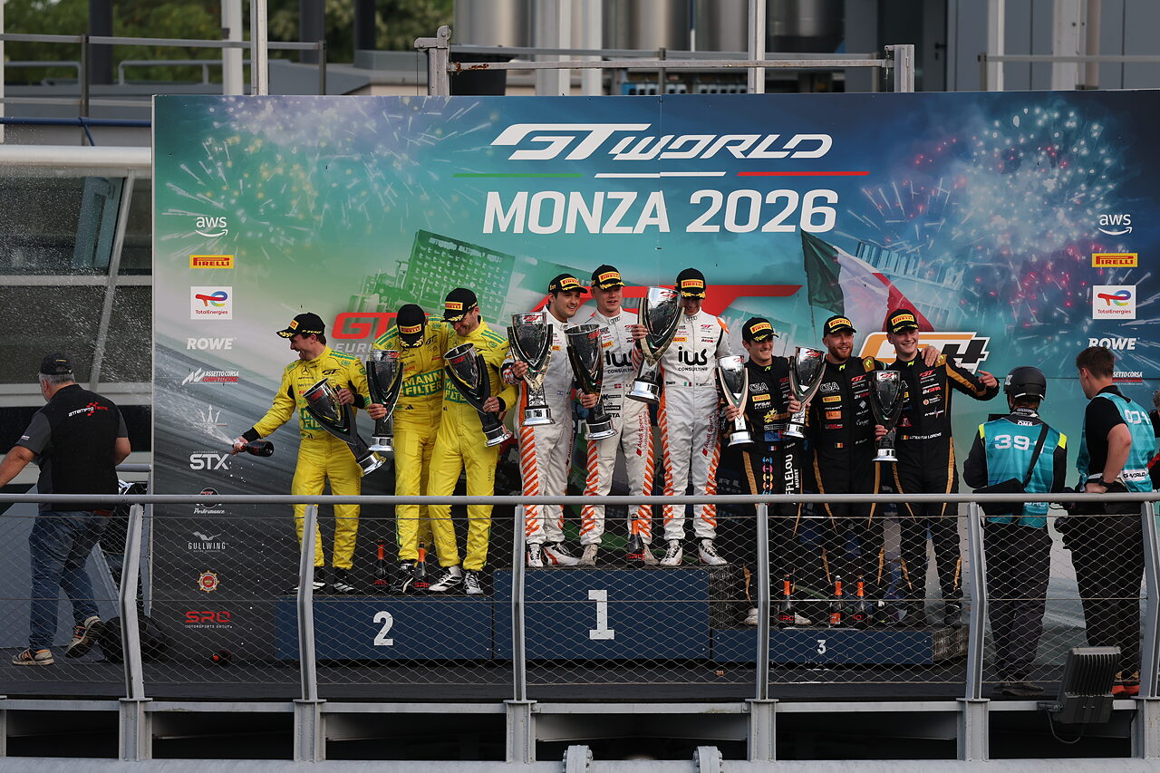 Il podio del GT World Challenge a Monza - Foto Tiziano Oggioni
