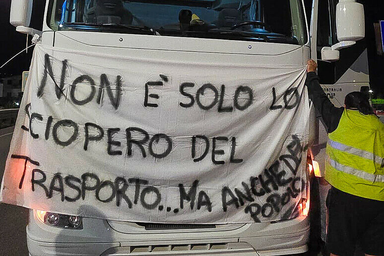 Supermercati, primi problemi anche in Lombardia: cosa sta succedendo con le forniture