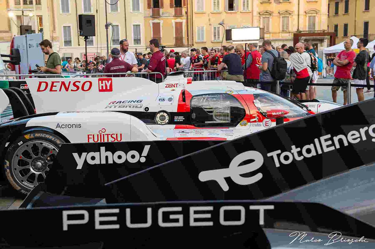 Le vetture del WEC in piazza Trento e Trieste