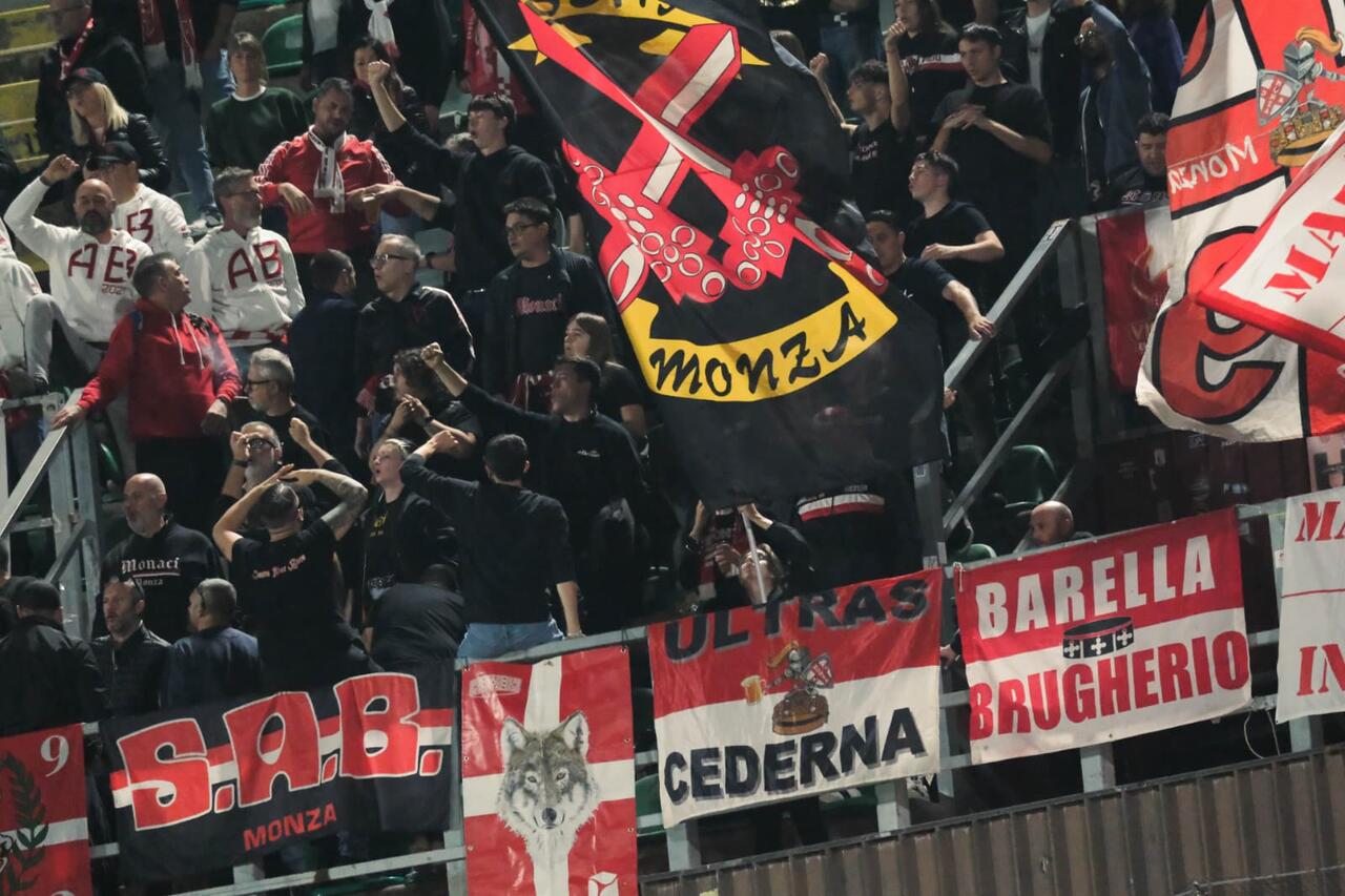 anche a Palermo non è mancato il tifo biancorosso  