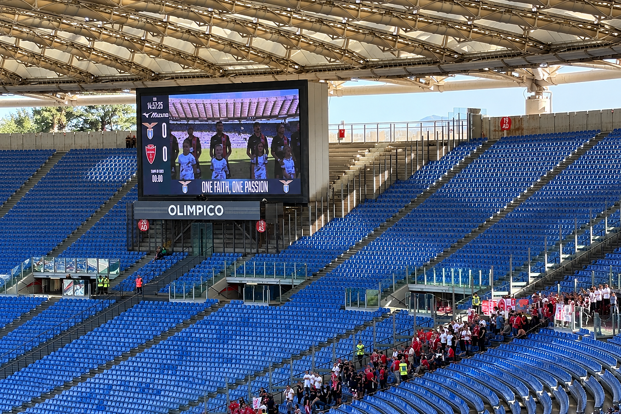 Dal treno all’Olimpico, fino a “Perdere l’amore”: una trasferta tutta da raccontare