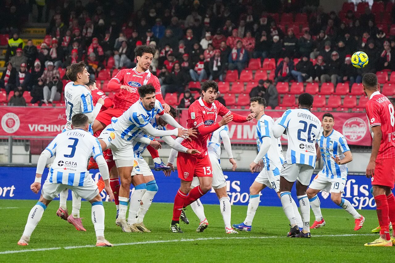 Carboni ci prova su angolo