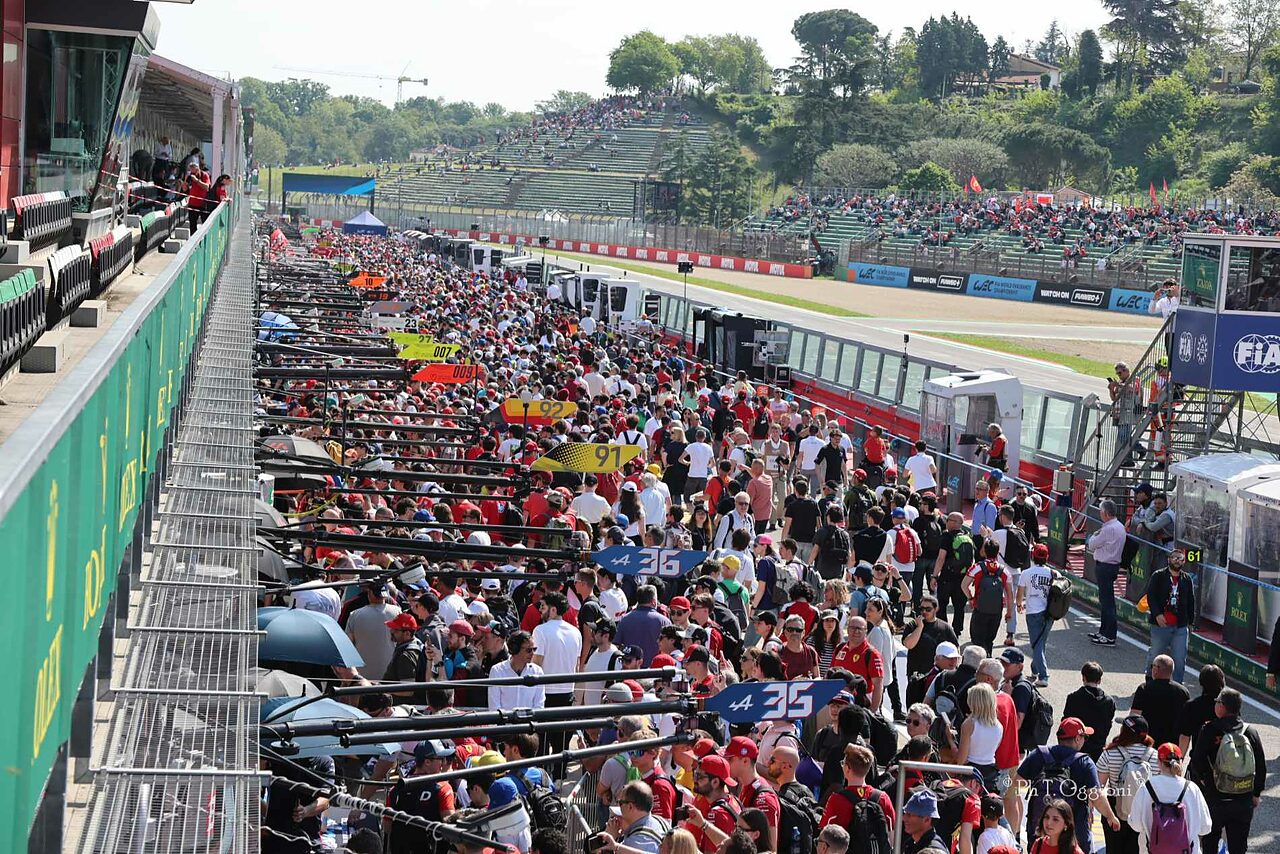Il pubblico durante il pit walk