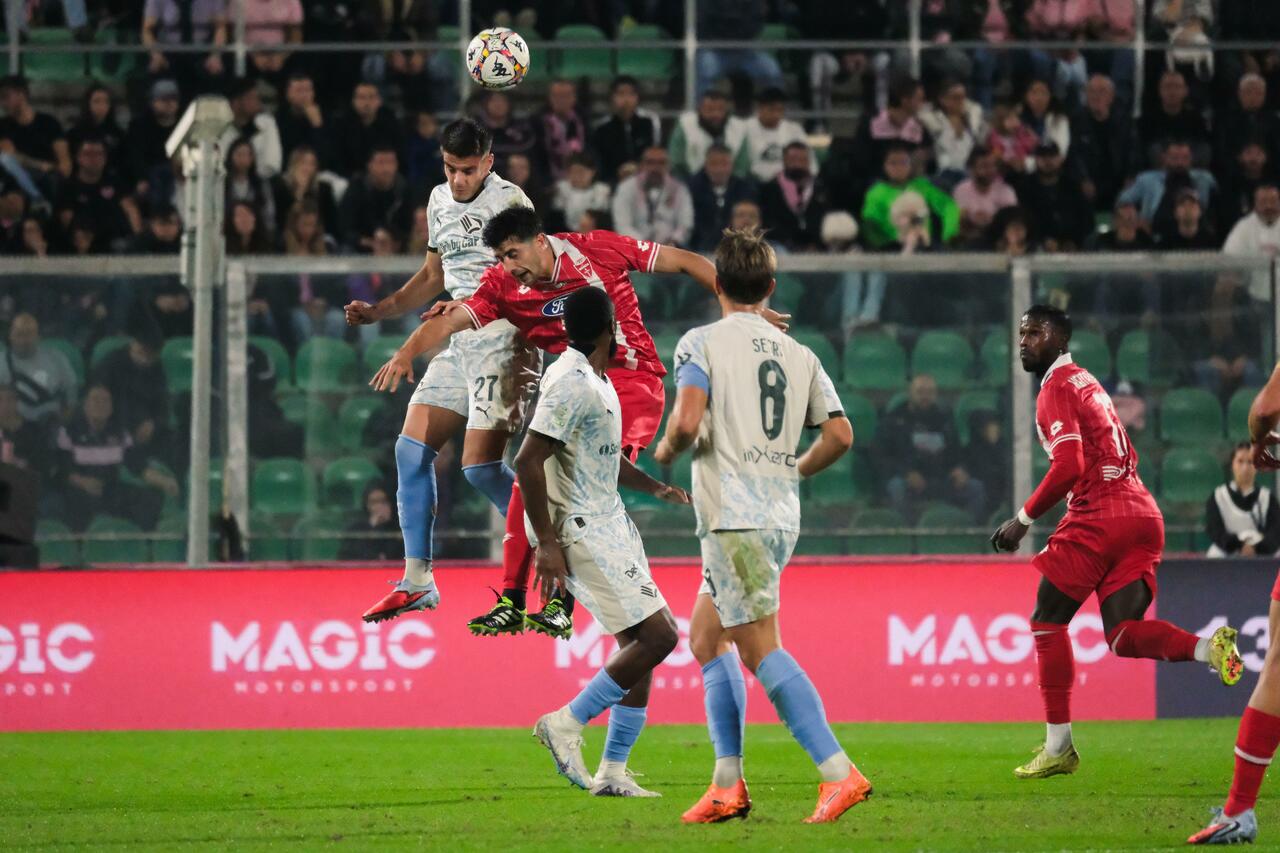 Primo tempo con agonismo tra Palermo e Monza