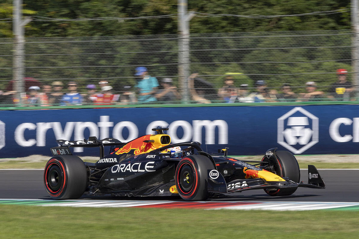 Verstappen in azione a Monza