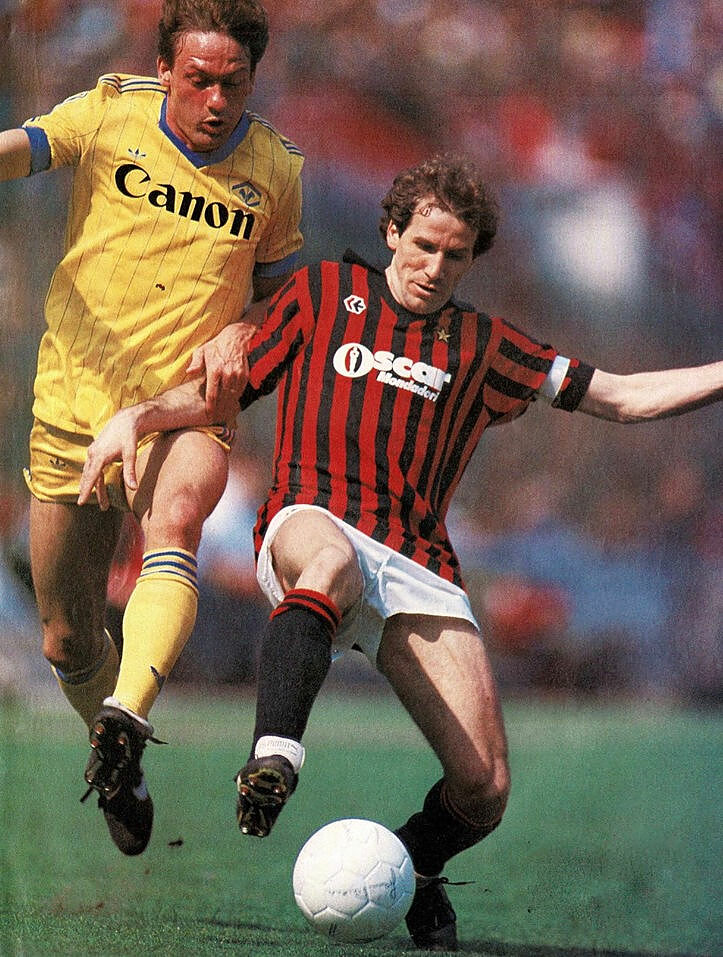 Baresi con la maglia nel Milan nella stagione 1984-85