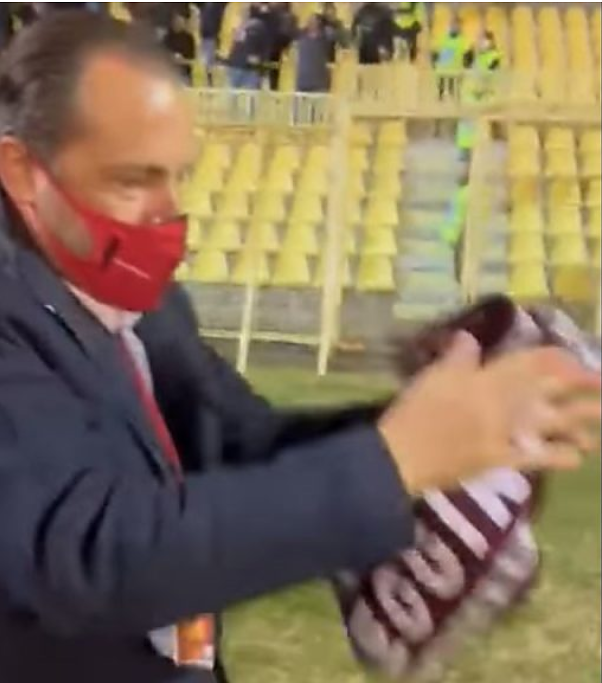 De Laurentiis con la sciarpa della Reggina