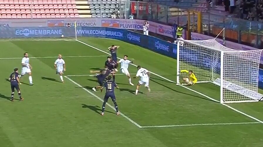 😱 CLAMOROSO Bonazzoli! Il bomber si divora l'1-0 della Cremonese a porta VUOTA 📸