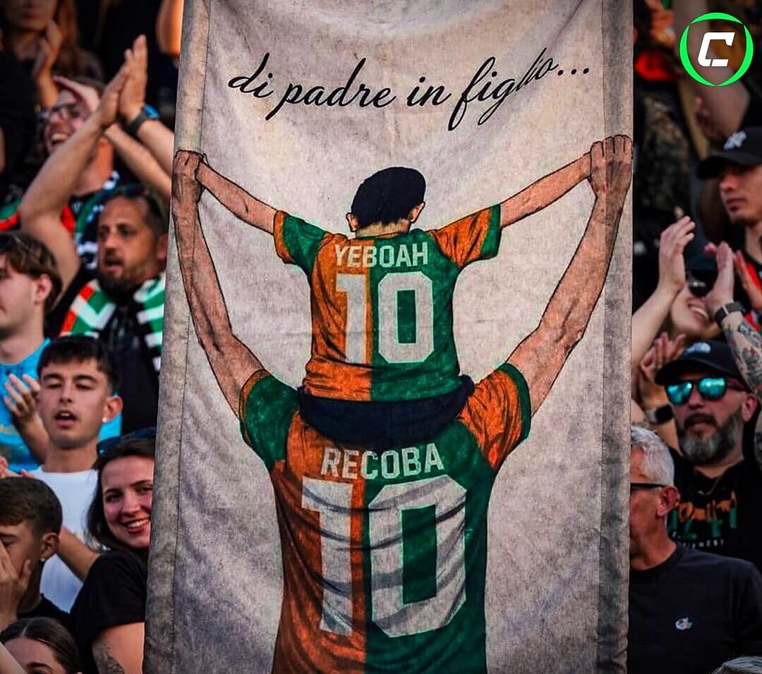 I tifosi del Venezia dedicano uno striscione a Yeboah