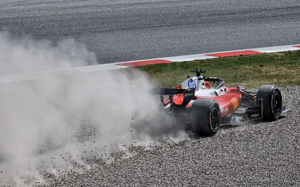 F1 Ferrari Charles Leclerc Lewis Hamilton