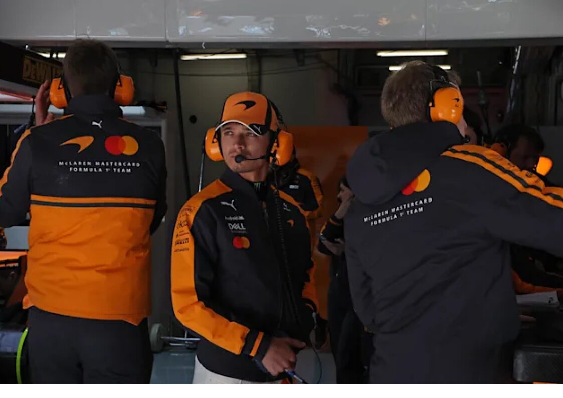 Norris al box Mclaren