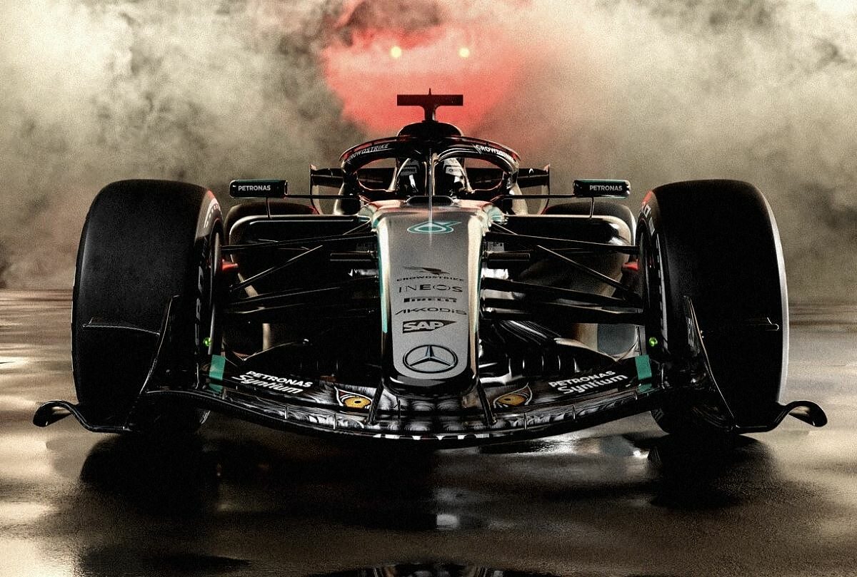 Mercedes W17 Suzuka
