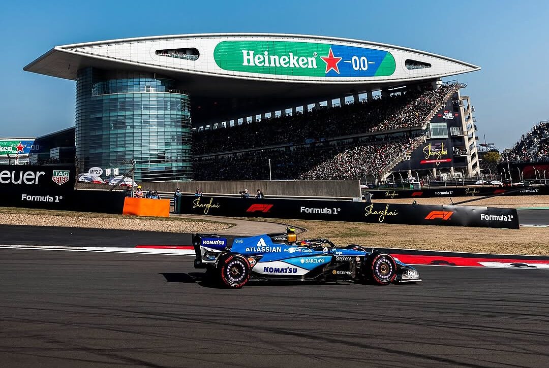 Carlos Sainz a bordo della Fw48