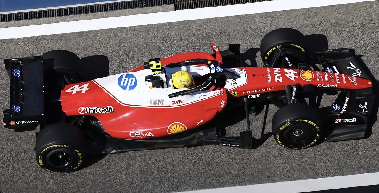 Lewis Hamilton a bordo della SF26