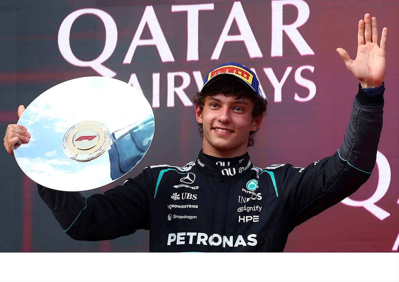 Kimi Antonelli sul podio del gp d'Australia