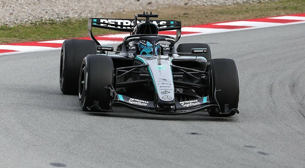 Mercedes W17 test Spagna 2026