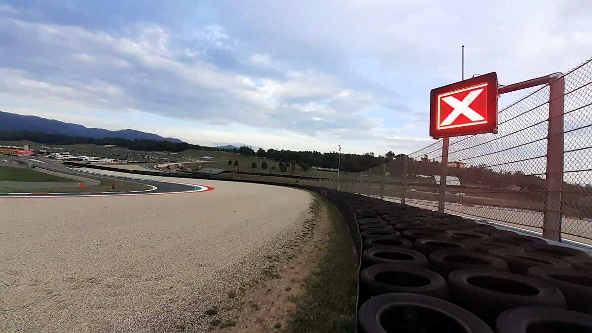 F1 pit lane chiusa