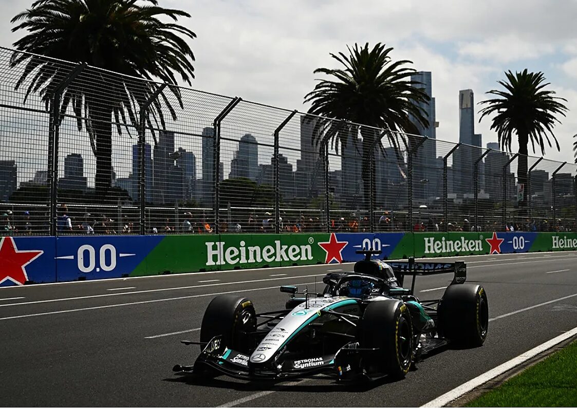 La Mercedes in azione in Australia