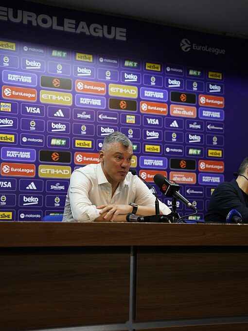 Saras si coccola Brandon Boston