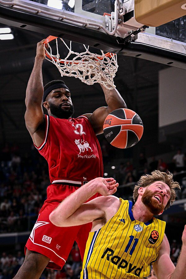 Josh Nebo, da Milano a Barcellona