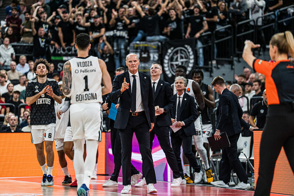 Dusko Ivanovic allena la sua Virtus