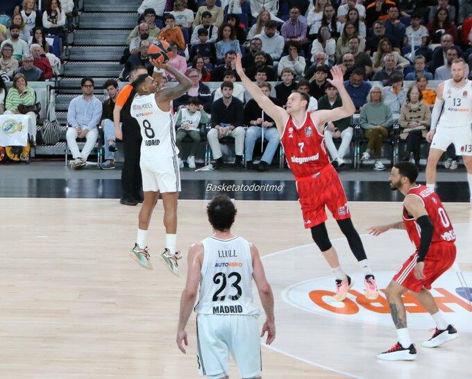Rathan-Mayes al tiro contro Voigtmann