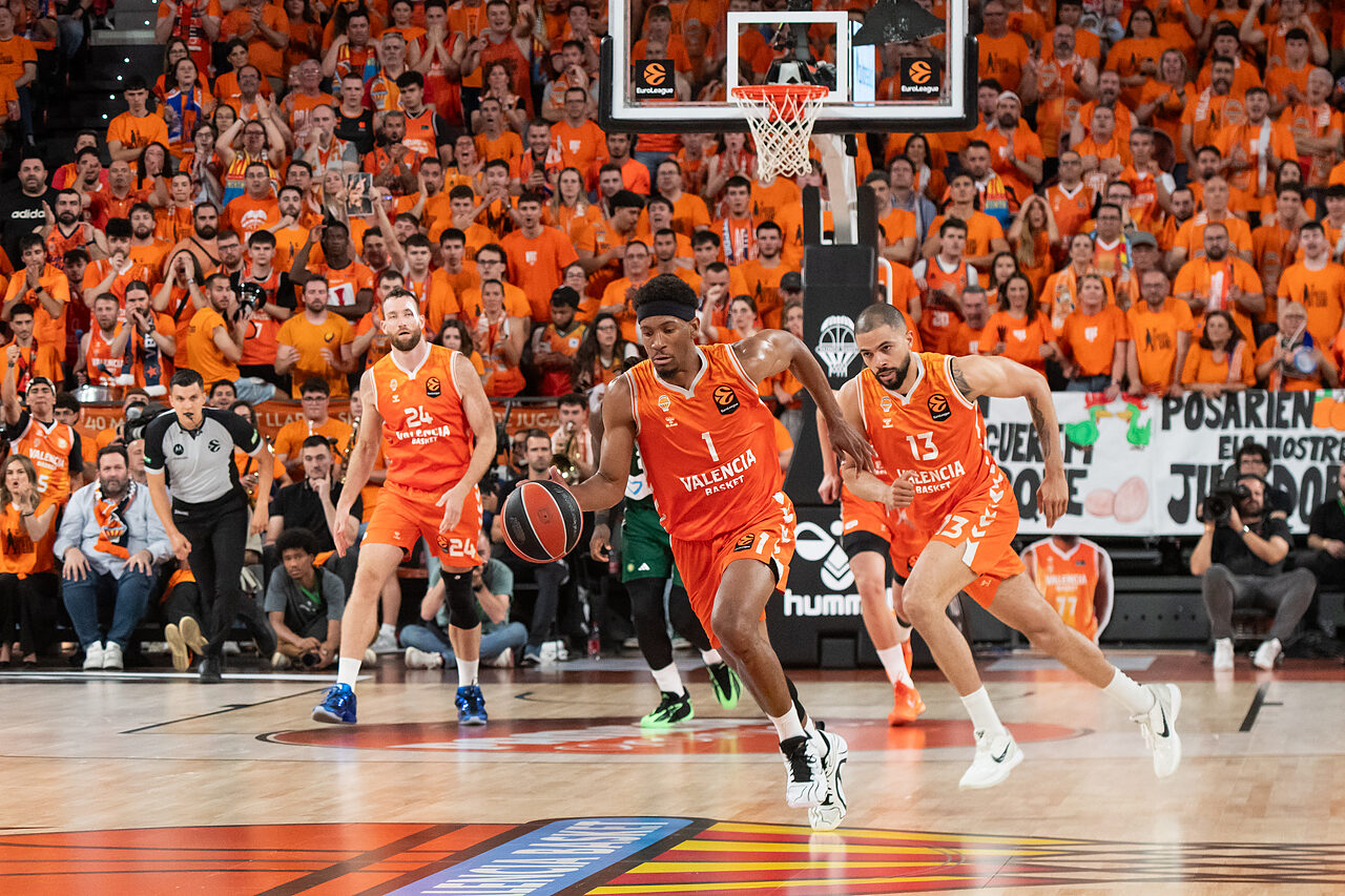 Valencia basket dominante contro il Pana