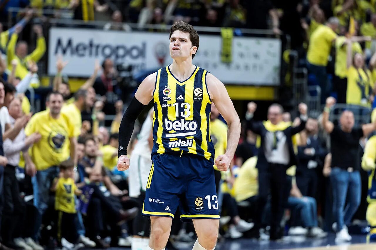 Tarik Biberovic, infallibile in gara 1 contro lo Zalgiris