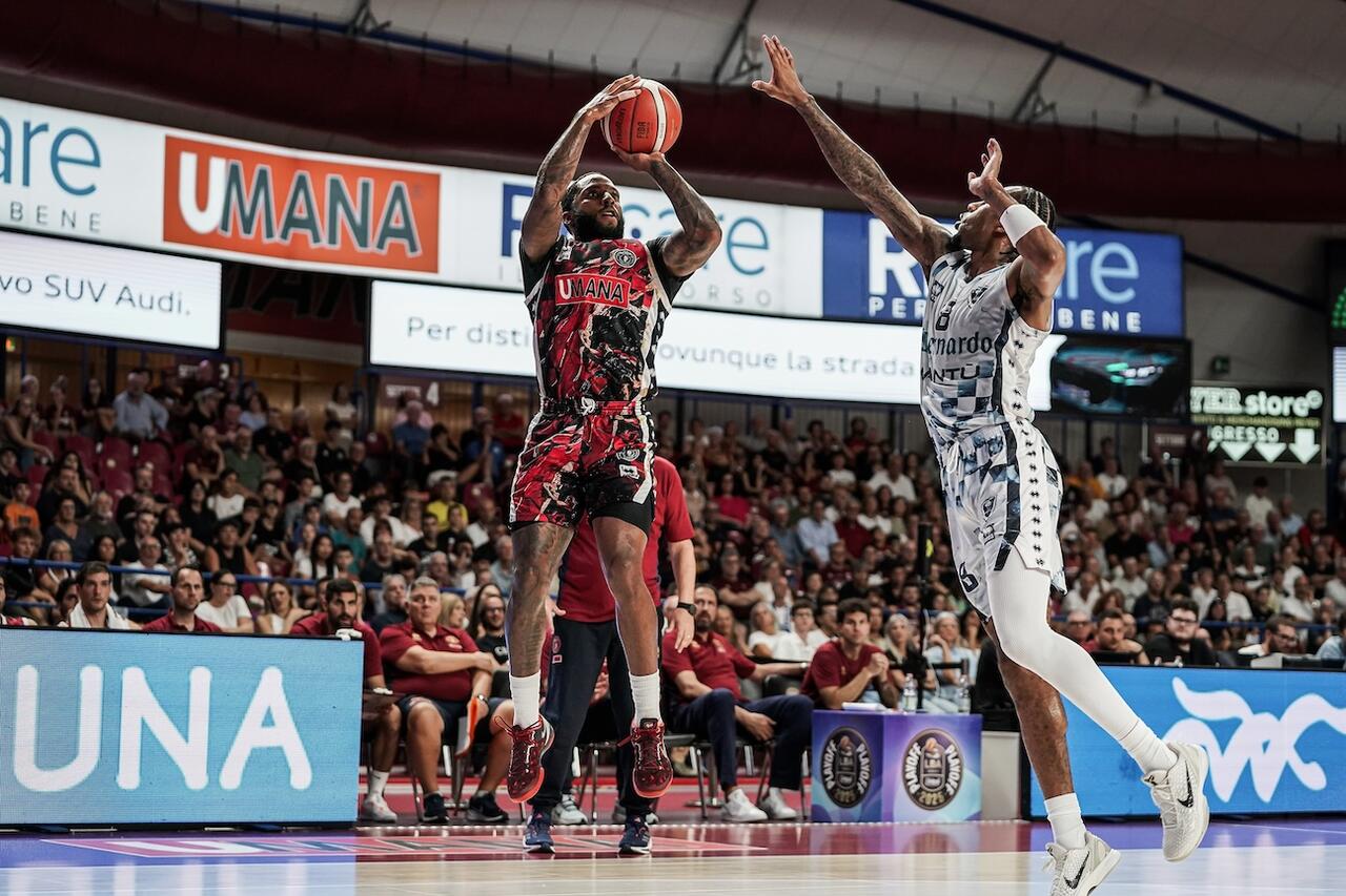 RJ Cole in azione