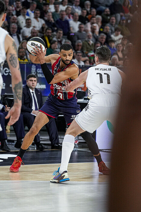 Duello tra Hezonja e Luwawu-Cabarrot