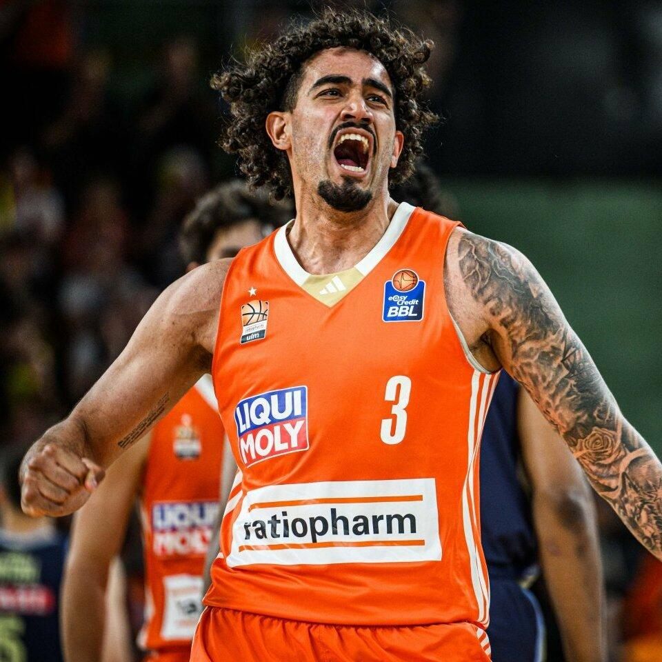Marcio Santos festeggia in maglia ULM