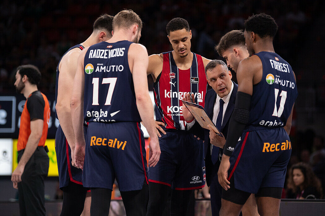 Paolo Galbiati in gara 1: il suo Baskonia vince ma può e deve dare di più