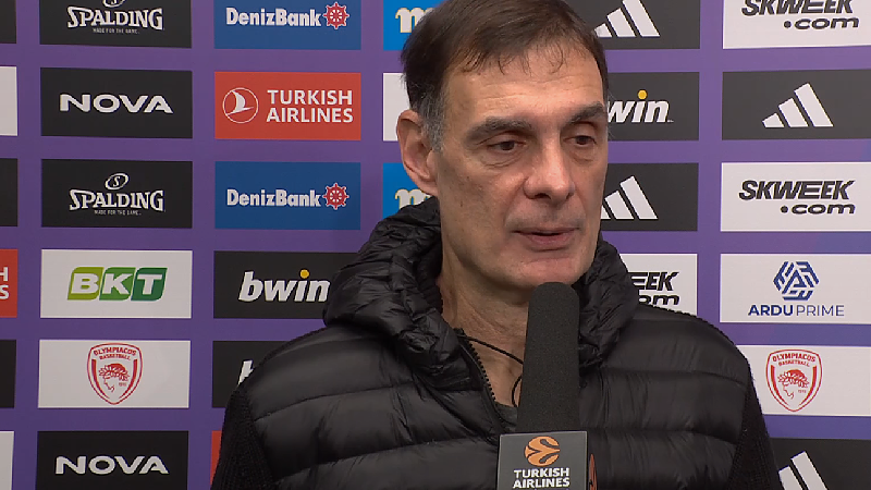 Georgios Bartzokas introduce la gara con il Fener