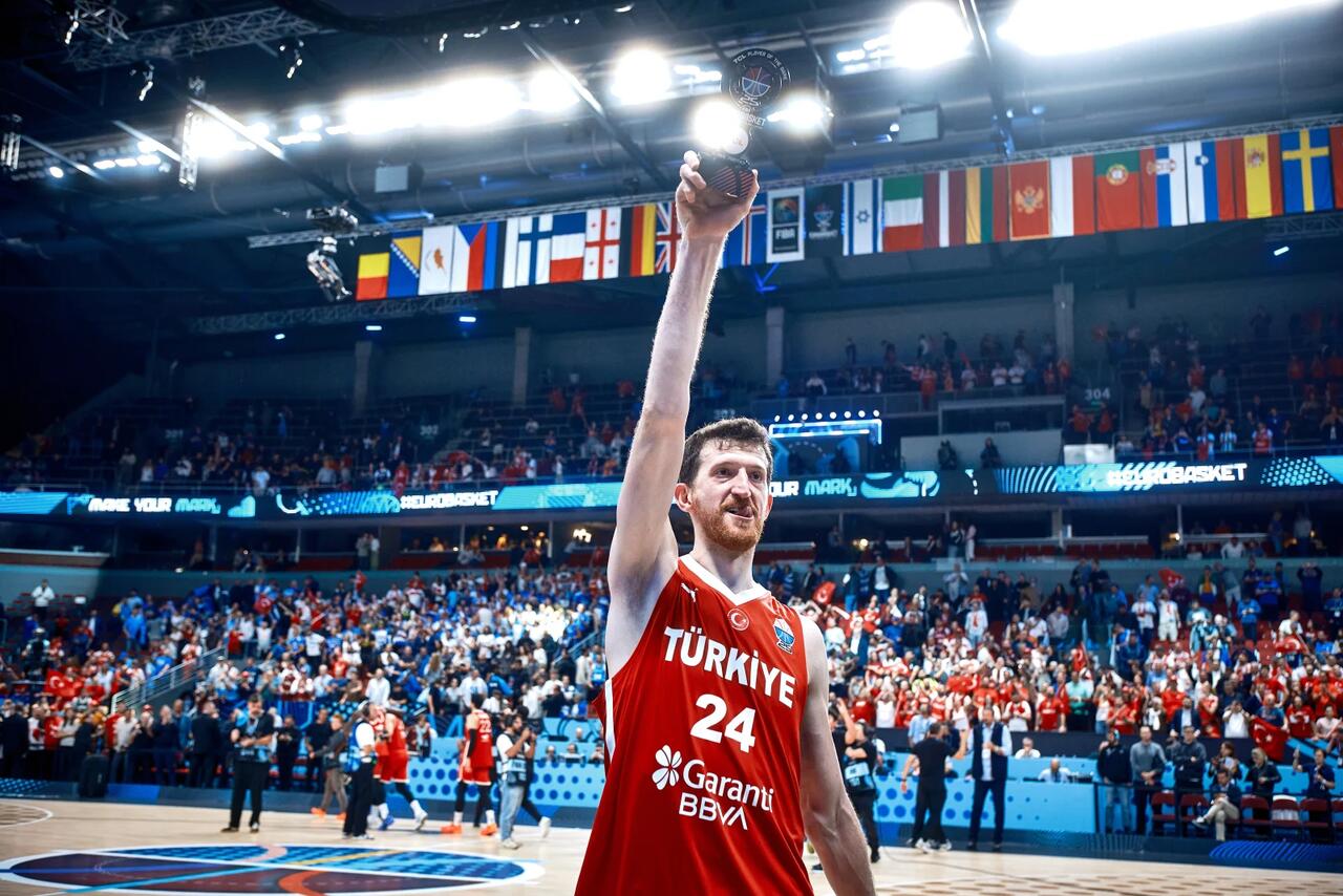Osmani protagonista nella vittoria Turca
