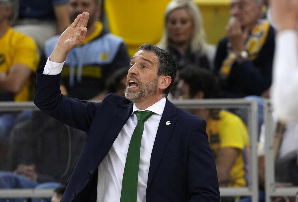 Ibon Navarro deve valutare l'offerta del Bayern