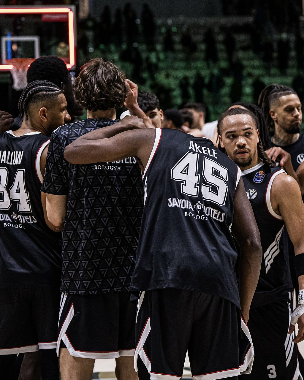 La Virtus festeggia la vittoria nei quarti di Coppa Italia