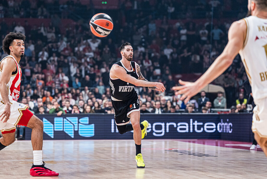 Luca Vildoza in azione con la Virtus