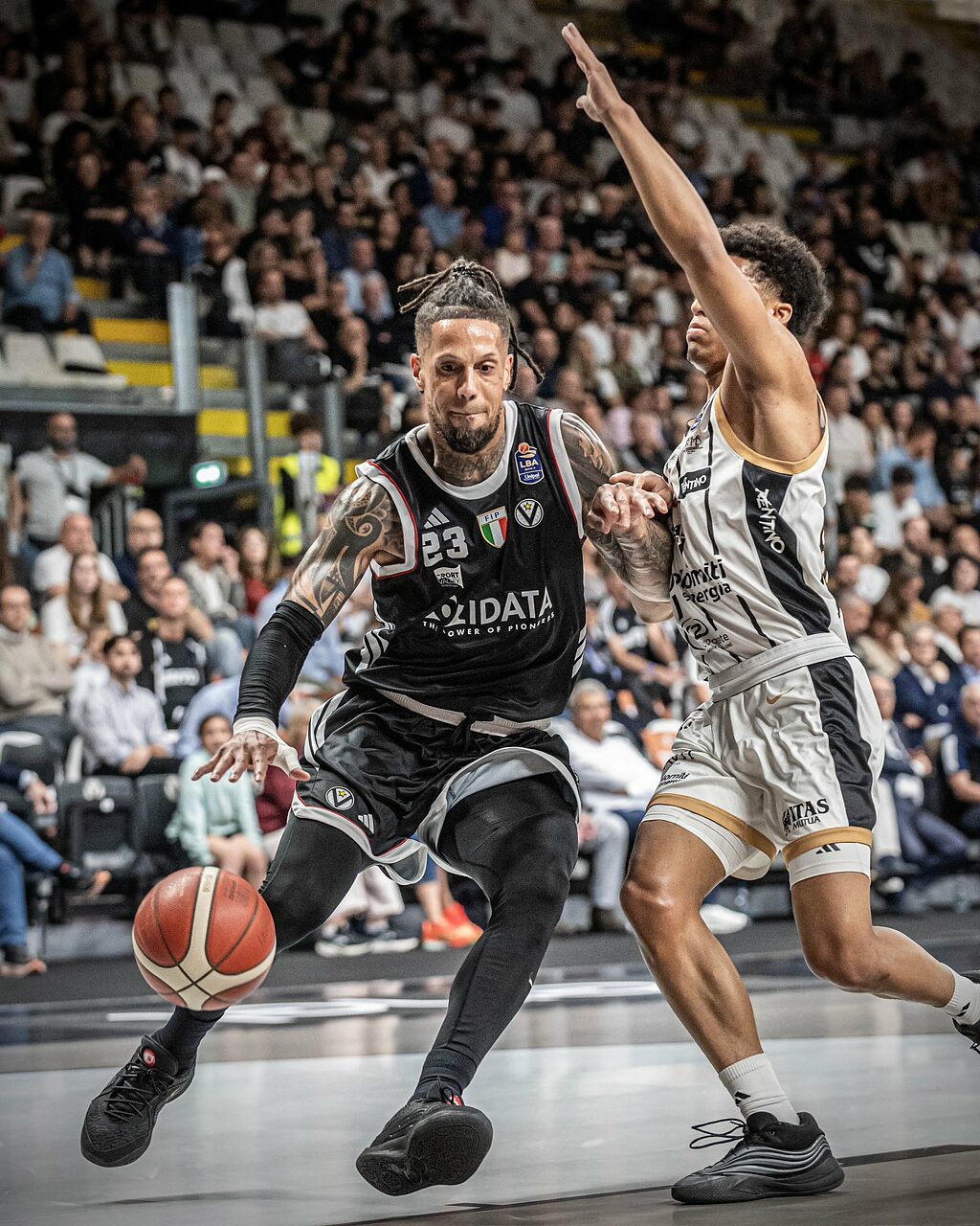 Daniel Hackett in azione con la Virtus
